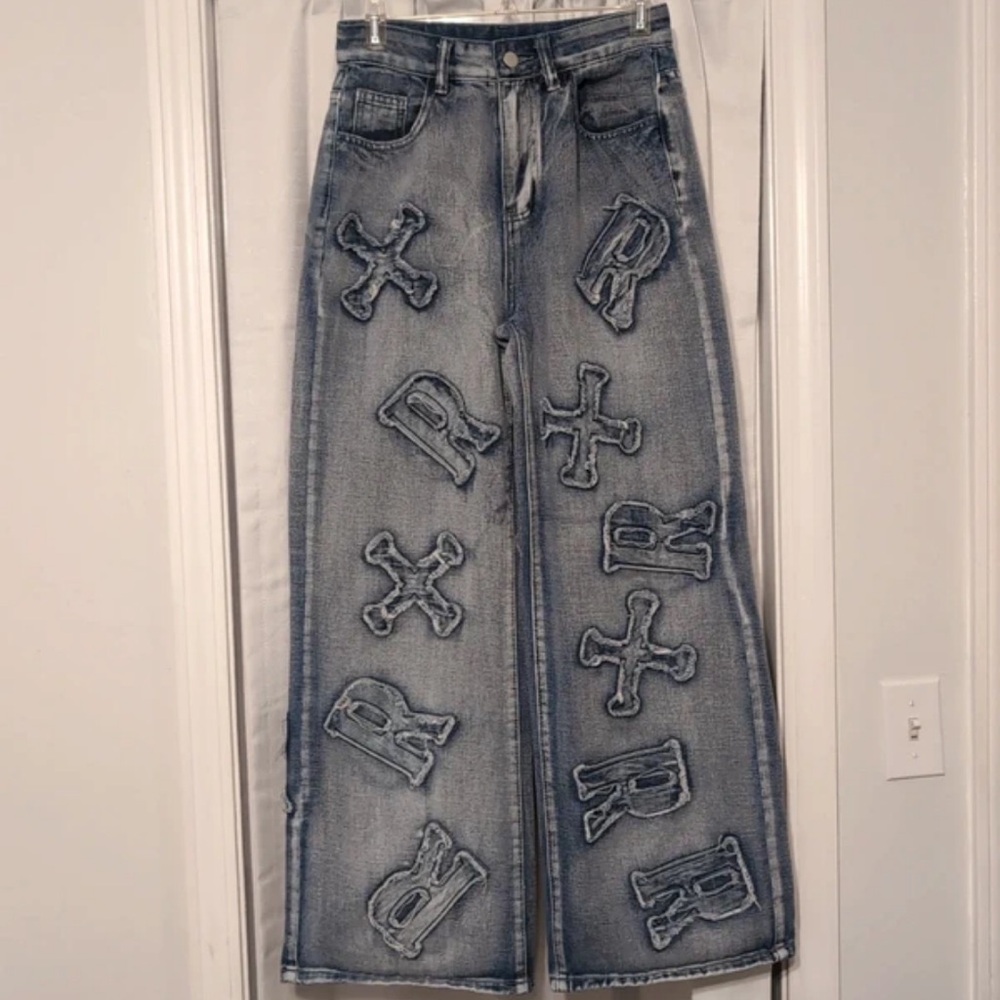 ROMWE Gray Wide Leg Jeans with Bold Lettering
